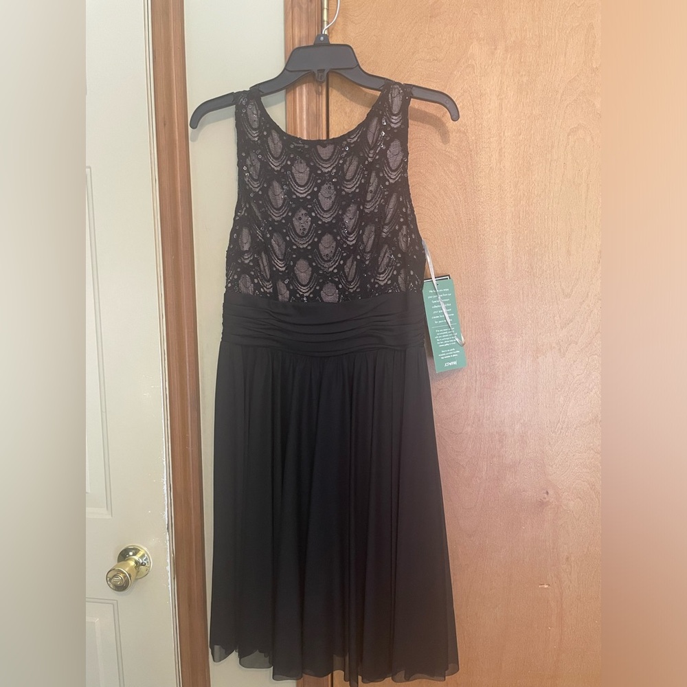 JH Evenings Women's Sleeveless Black Lace Sequin Dress